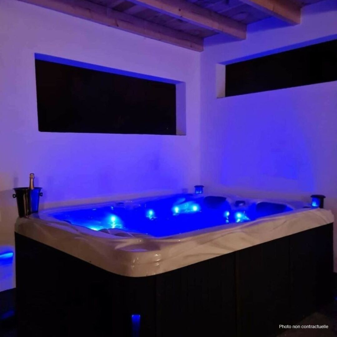 jaccuzzi-intérieur-luxe-avec-néon